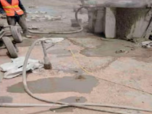 房县水泥混凝土路面板底注浆技术 路面脱空注浆整治方案